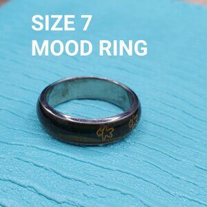 Size 7 Silver-tone Band Mood Ring